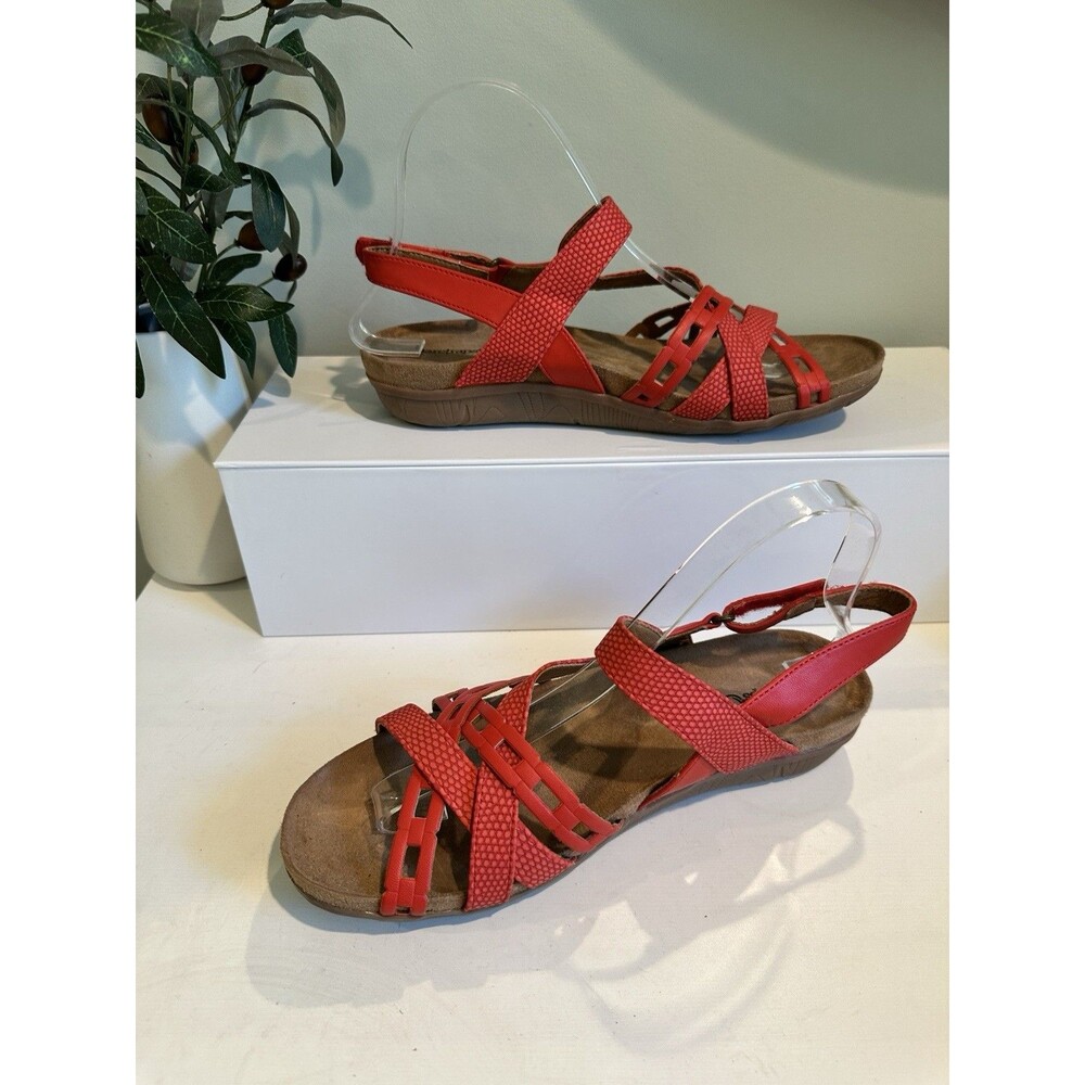 BareTraps Jewel Red Coral Strappy Comfort Wedge Sandals Size 8 M Casual Summer
